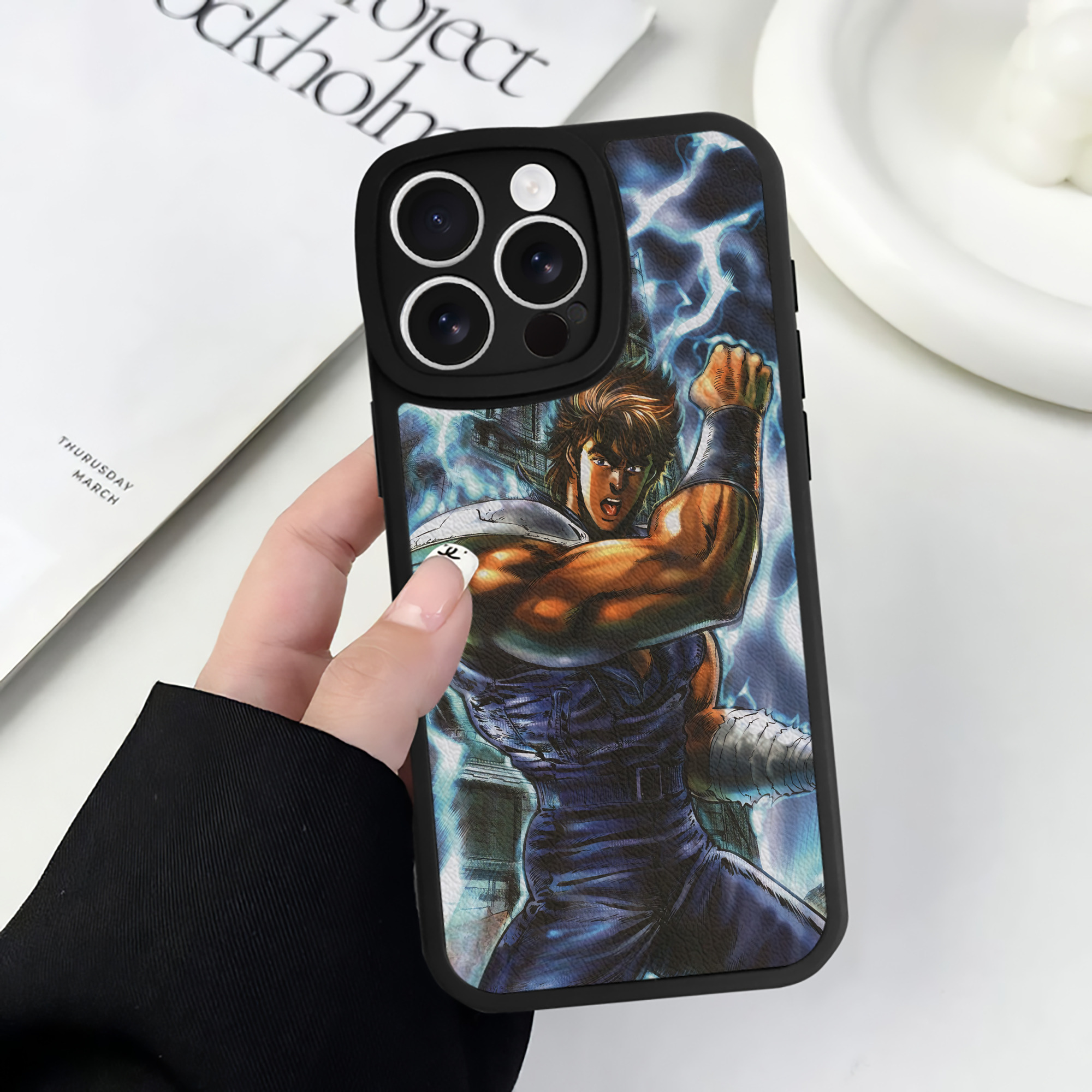 （画像用） 北斗の拳 Fist of the North Star 【iPhone 16シリーズ対応】シリコンスマホケース（レザー調） 材質：シリコン